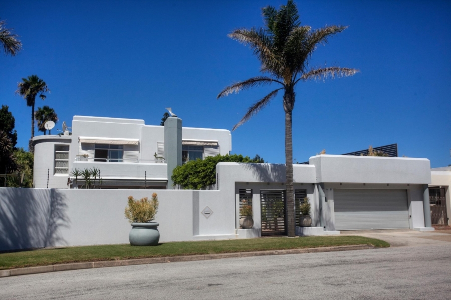 4 Bedroom Property for Sale in Summerstrand Eastern Cape